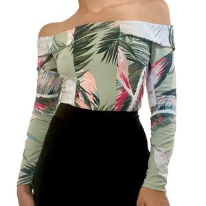 ‼️SOLD‼️ 🌿GUESS Bodysuit 🌿